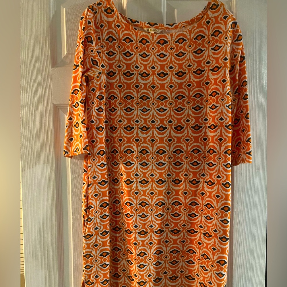 🐣Size small All for Color Orange/White/Gray 3/4 sleeve dress with pockets.🐣